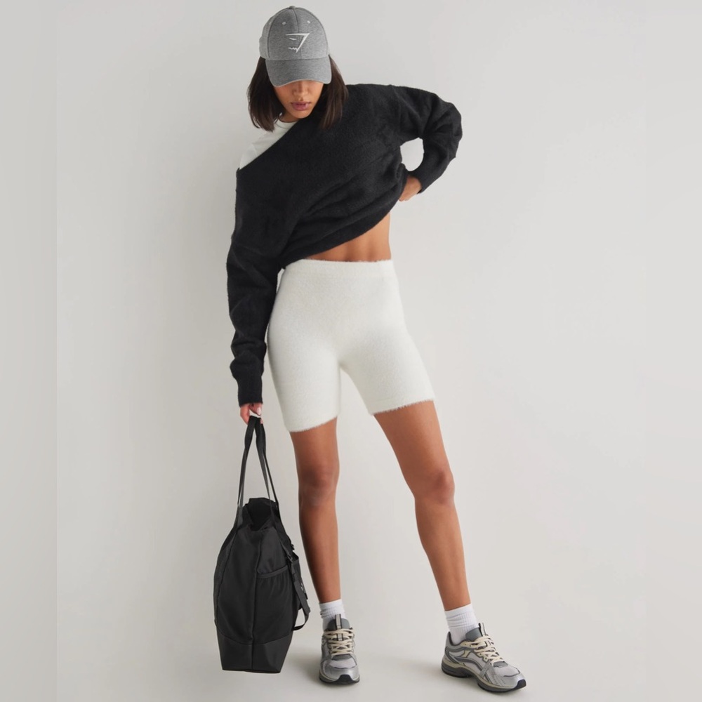 Gymshark Whitney Eyelash Knit
Shorts - Skylight White | Gymshark